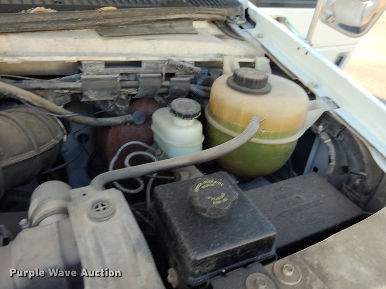 image for item DN8541 1997 Ford E350  shuttle bus