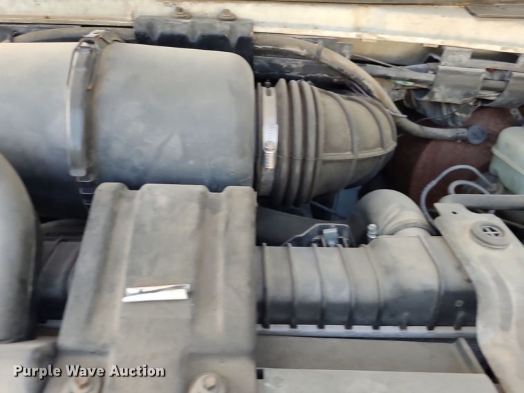 image for item DN8541 1997 Ford E350  shuttle bus