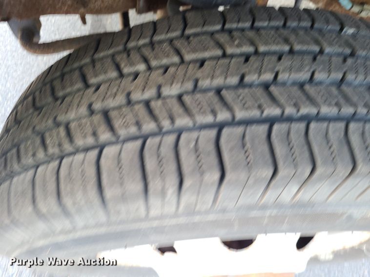 image for item DN8541 1997 Ford E350  shuttle bus