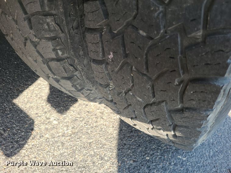 image for item DN8541 1997 Ford E350  shuttle bus