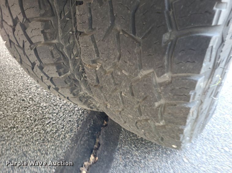 image for item DN8541 1997 Ford E350  shuttle bus