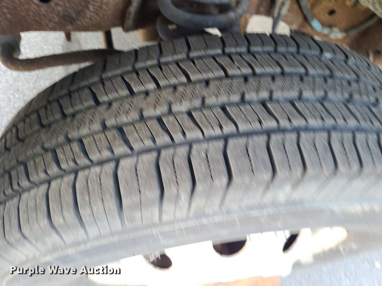 image for item DN8541 1997 Ford E350  shuttle bus