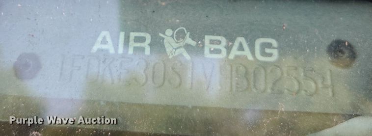 image for item DN8541 1997 Ford E350  shuttle bus