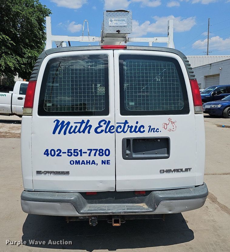 image for item DO2784 2000 Chevrolet Express 2500  van