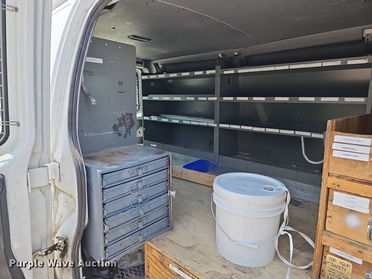 image for item DO2784 2000 Chevrolet Express 2500  van