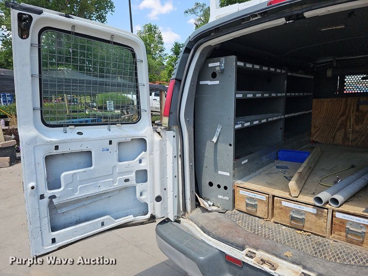 image for item DO2784 2000 Chevrolet Express 2500  van