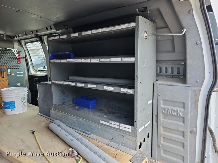 image for item DO2784 2000 Chevrolet Express 2500  van