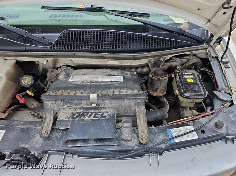 image for item DO2784 2000 Chevrolet Express 2500  van