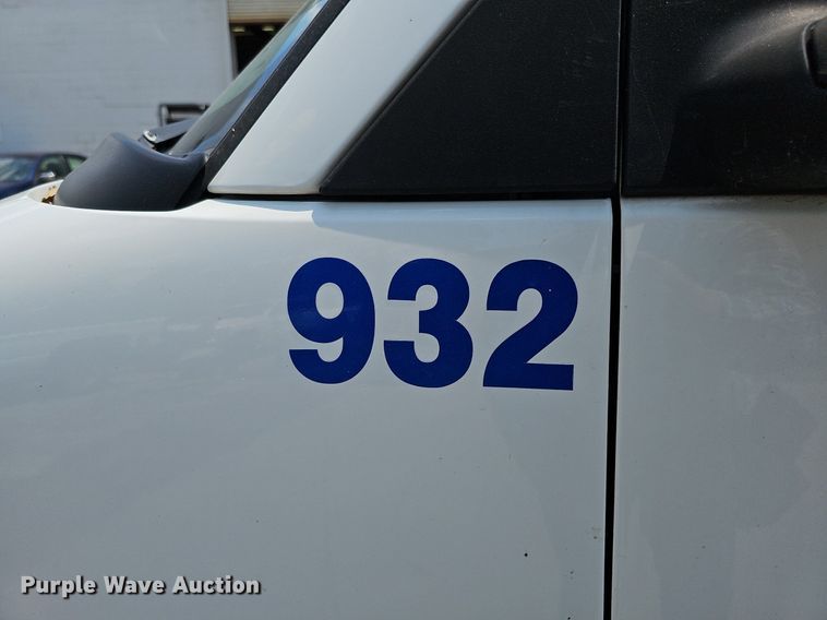 image for item DO2784 2000 Chevrolet Express 2500  van