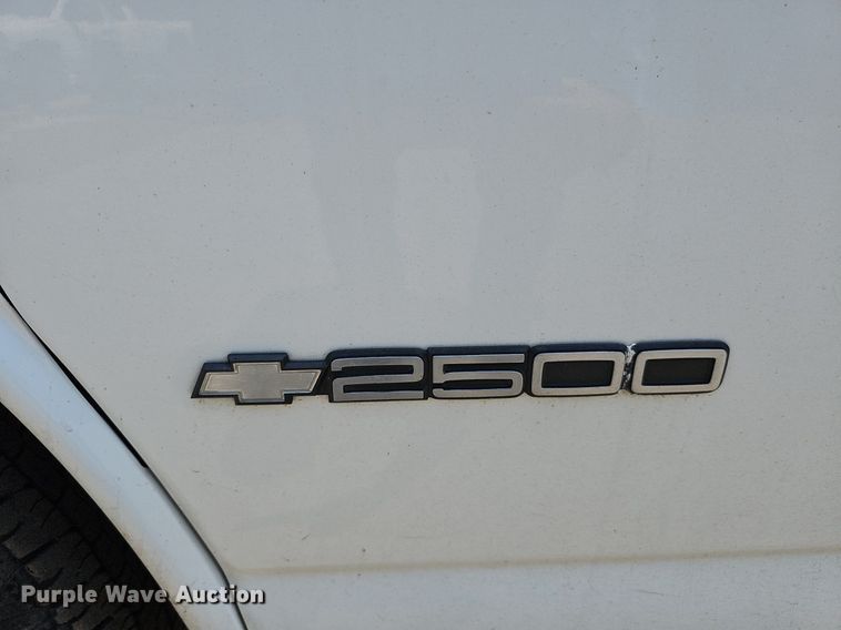 image for item DO2784 2000 Chevrolet Express 2500  van