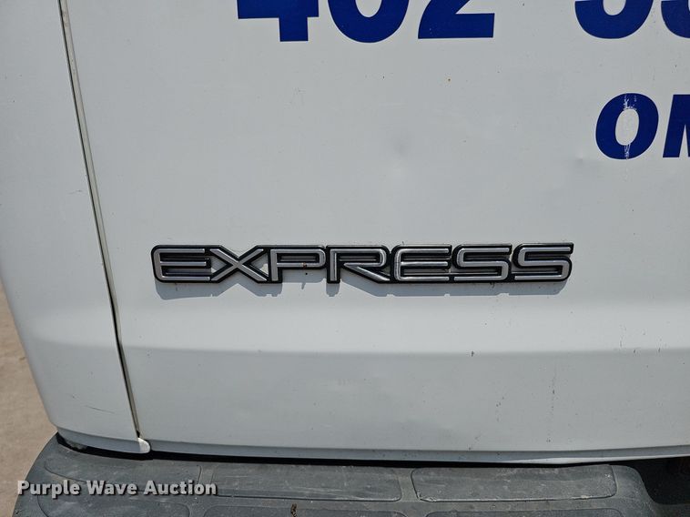 image for item DO2784 2000 Chevrolet Express 2500  van