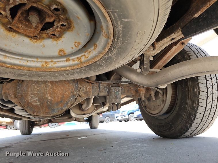 image for item DO2784 2000 Chevrolet Express 2500  van