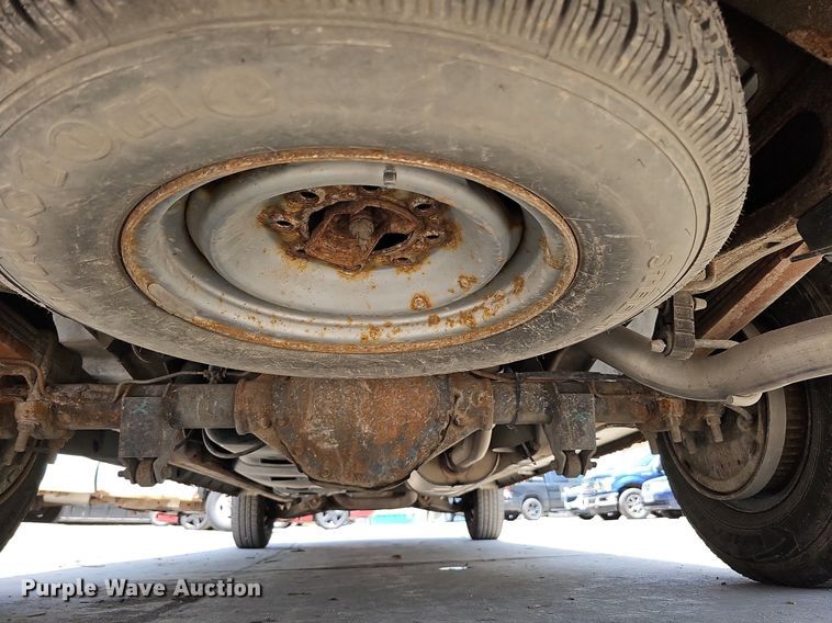 image for item DO2784 2000 Chevrolet Express 2500  van