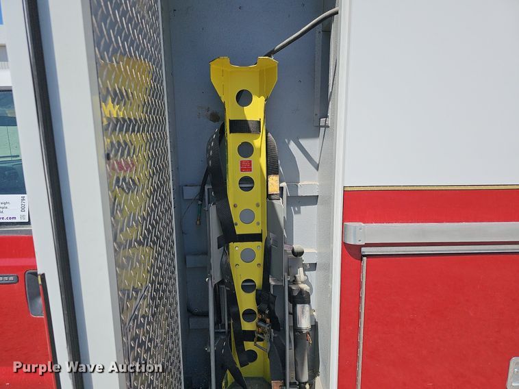 image for item DO2794 2006  Ford F350 Super Duty XLT  ambulance
