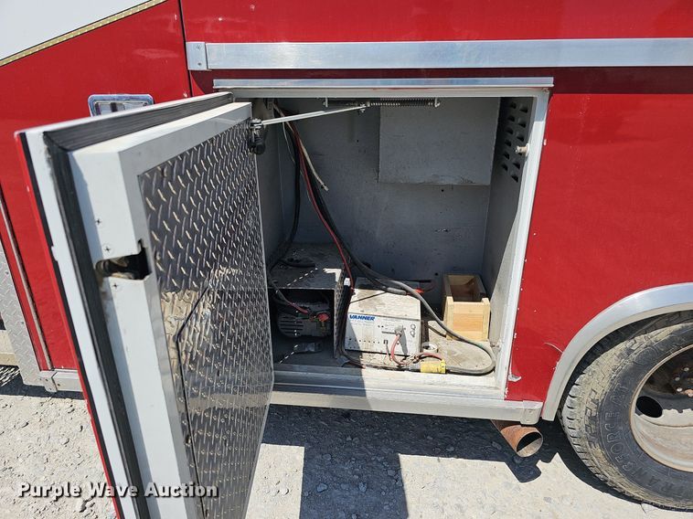 image for item DO2794 2006  Ford F350 Super Duty XLT  ambulance