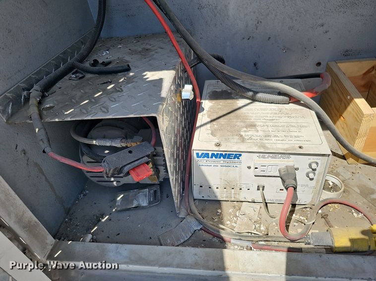 image for item DO2794 2006  Ford F350 Super Duty XLT  ambulance