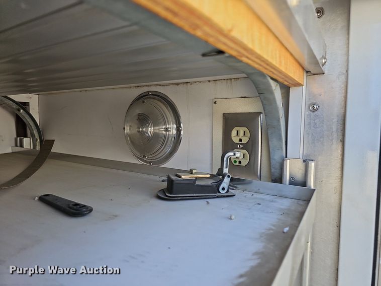 image for item DO2794 2006  Ford F350 Super Duty XLT  ambulance