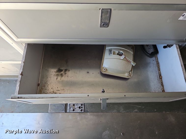 image for item DO2794 2006  Ford F350 Super Duty XLT  ambulance