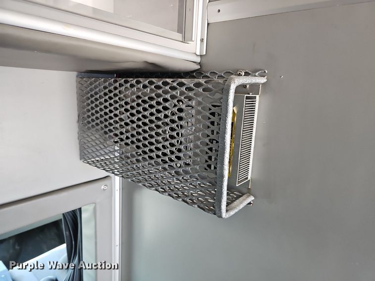 image for item DO2794 2006  Ford F350 Super Duty XLT  ambulance