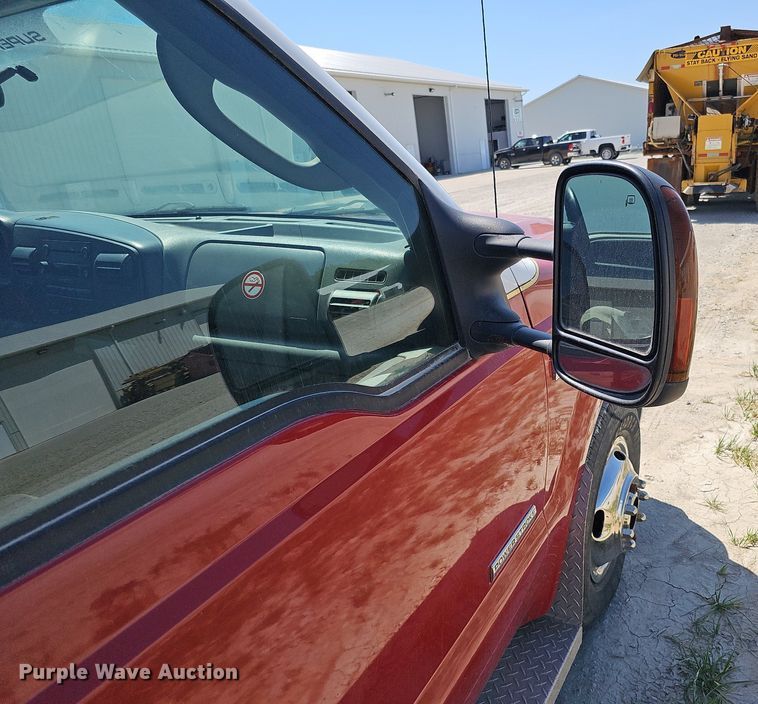 image for item DO2794 2006  Ford F350 Super Duty XLT  ambulance