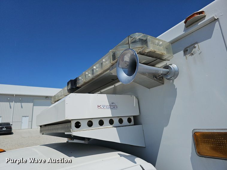 image for item DO2794 2006  Ford F350 Super Duty XLT  ambulance