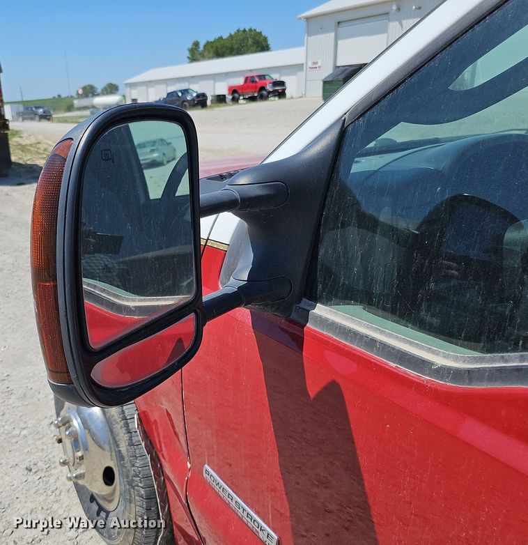 image for item DO2794 2006  Ford F350 Super Duty XLT  ambulance