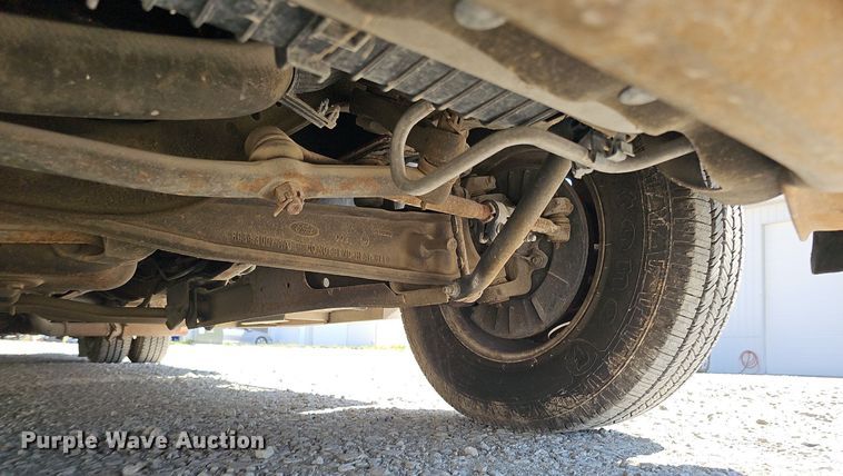 image for item DO2794 2006  Ford F350 Super Duty XLT  ambulance