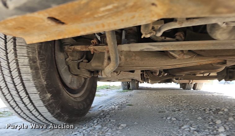 image for item DO2794 2006  Ford F350 Super Duty XLT  ambulance