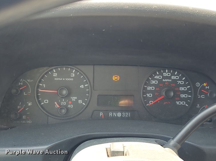 image for item DO2794 2006  Ford F350 Super Duty XLT  ambulance