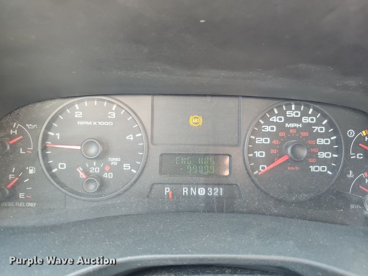 image for item DO2794 2006  Ford F350 Super Duty XLT  ambulance