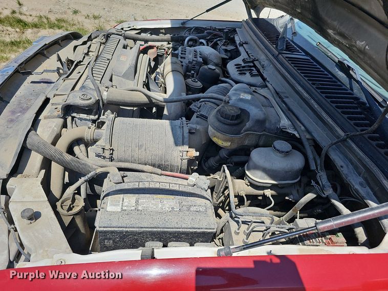 image for item DO2794 2006  Ford F350 Super Duty XLT  ambulance