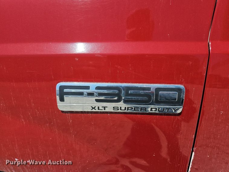 image for item DO2794 2006  Ford F350 Super Duty XLT  ambulance