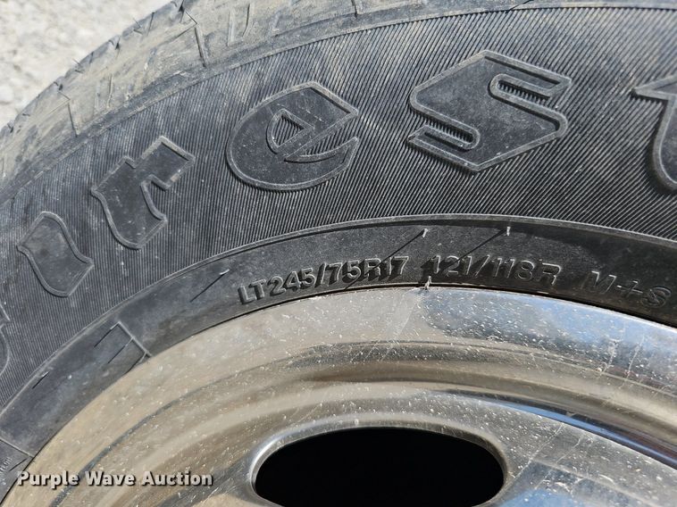 image for item DO2794 2006  Ford F350 Super Duty XLT  ambulance