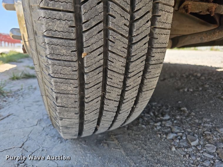 image for item DO2794 2006  Ford F350 Super Duty XLT  ambulance