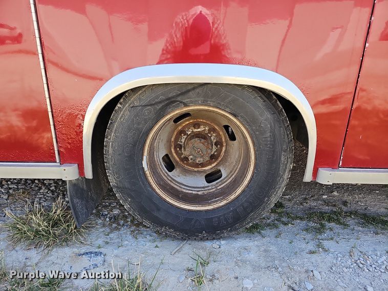 image for item DO2794 2006  Ford F350 Super Duty XLT  ambulance