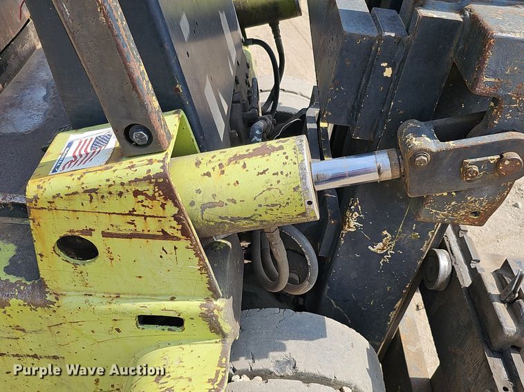 image for item DO2806 Clark C500-S100  forklift