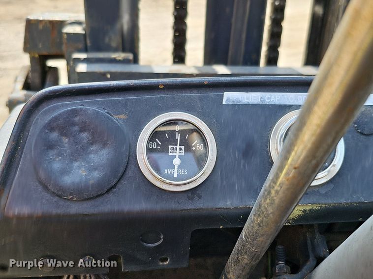 image for item DO2806 Clark C500-S100  forklift