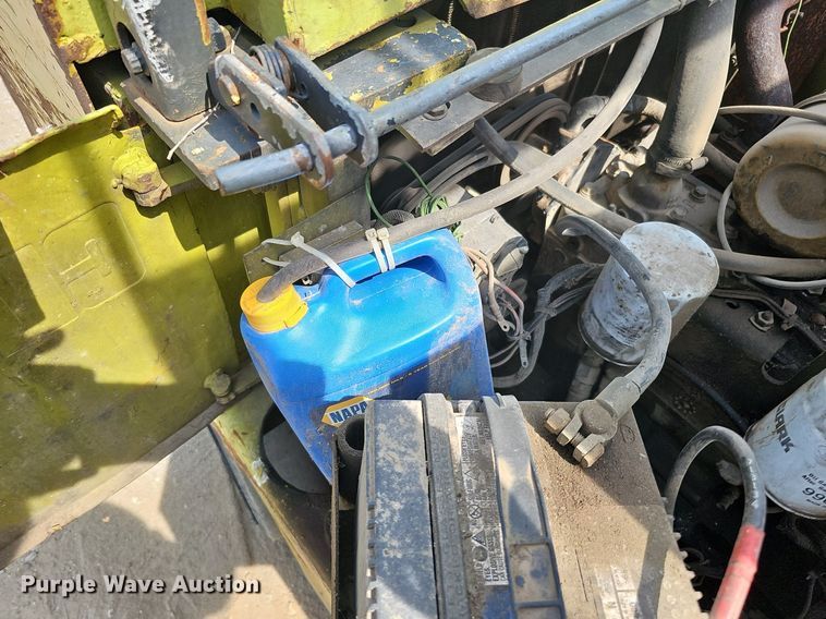 image for item DO2806 Clark C500-S100  forklift