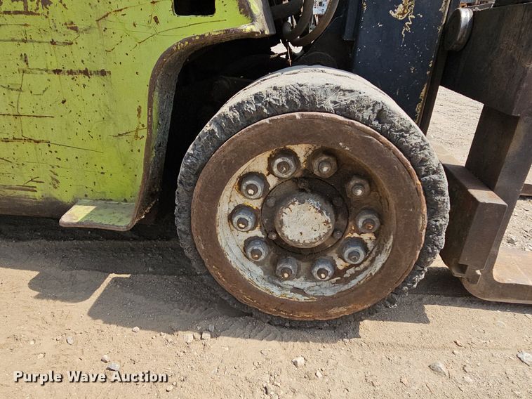 image for item DO2806 Clark C500-S100  forklift