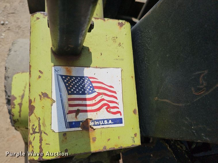 image for item DO2806 Clark C500-S100  forklift