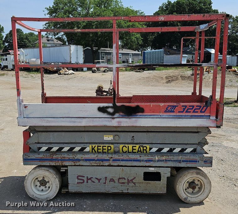 image for item DO2808 1995 SkyJack SJII 3220  scissor lift