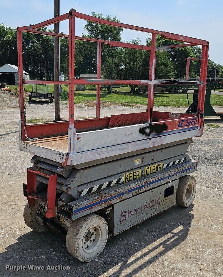 image for item DO2808 1995 SkyJack SJII 3220  scissor lift