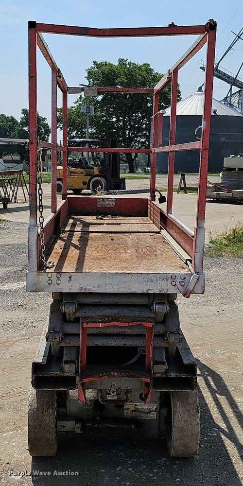 image for item DO2808 1995 SkyJack SJII 3220  scissor lift