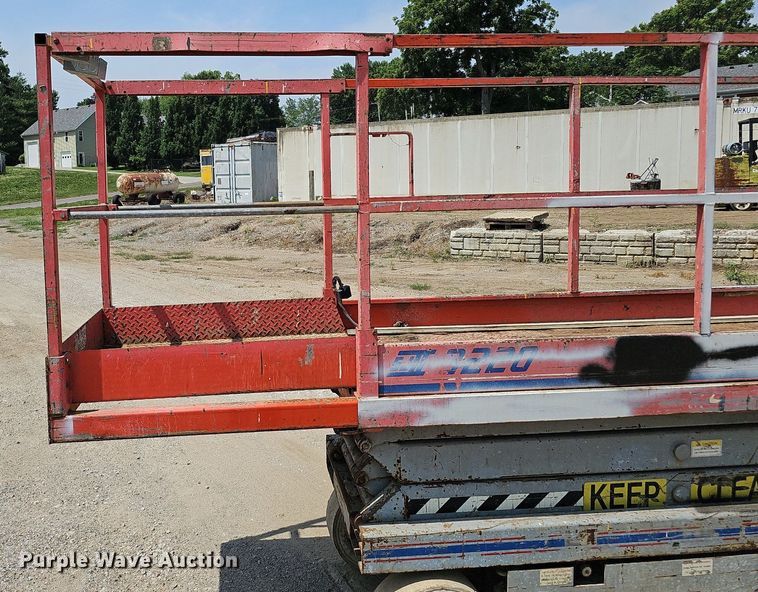 image for item DO2808 1995 SkyJack SJII 3220  scissor lift