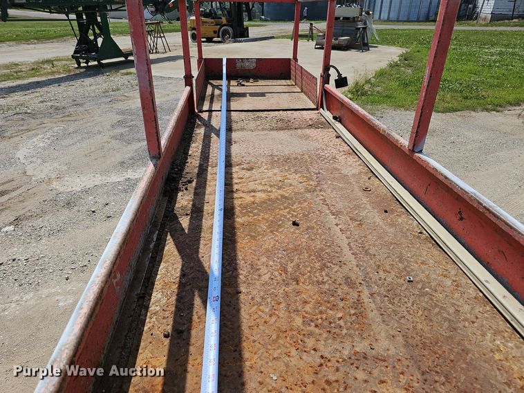 image for item DO2808 1995 SkyJack SJII 3220  scissor lift