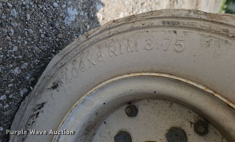 image for item DO2808 1995 SkyJack SJII 3220  scissor lift