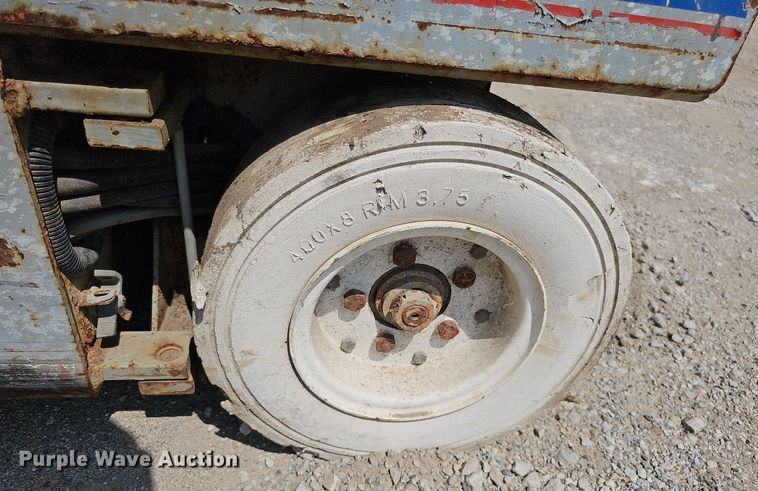 image for item DO2808 1995 SkyJack SJII 3220  scissor lift