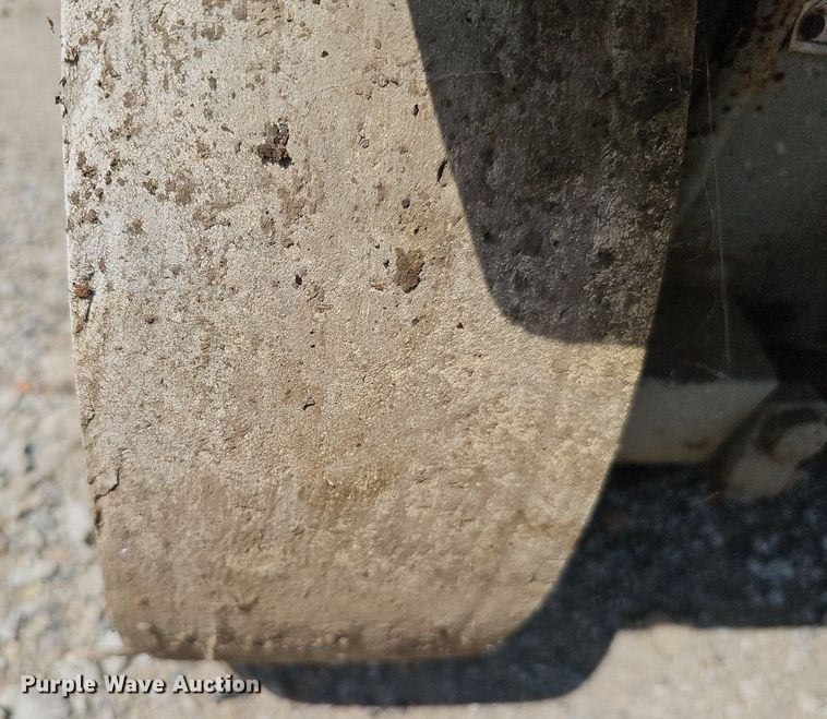 image for item DO2808 1995 SkyJack SJII 3220  scissor lift