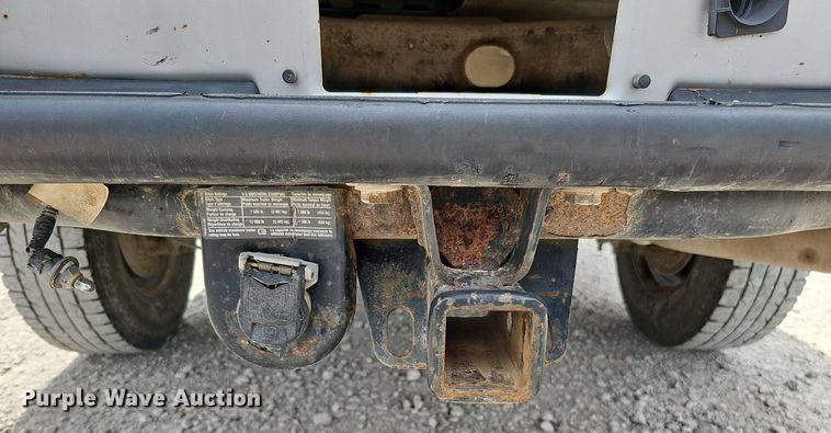 image for item DO2810 2006 GMC Sierra 2500HD  pickup truck