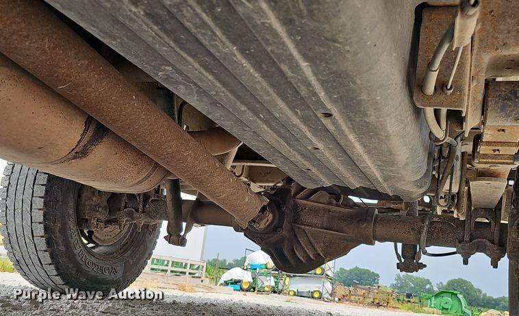 image for item DO2810 2006 GMC Sierra 2500HD  pickup truck